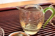 绿茶集团上市第二个交易日早盘上涨超4% 一场“慢生意”与“快市场”的碰撞