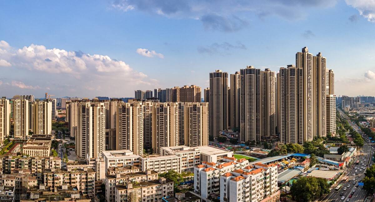 【直击楼市】部分楼盘人潮涌动，并非处处门庭若市！