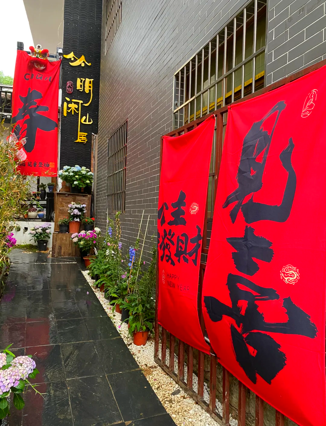 五一消费新观察：旅拍与美食打卡成年轻人旅行第一要务
